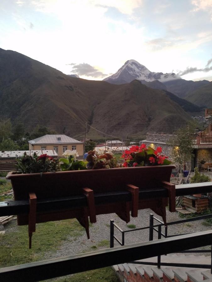 Cottages In Stephantsminda. Echoes Kazbegi Exterior foto